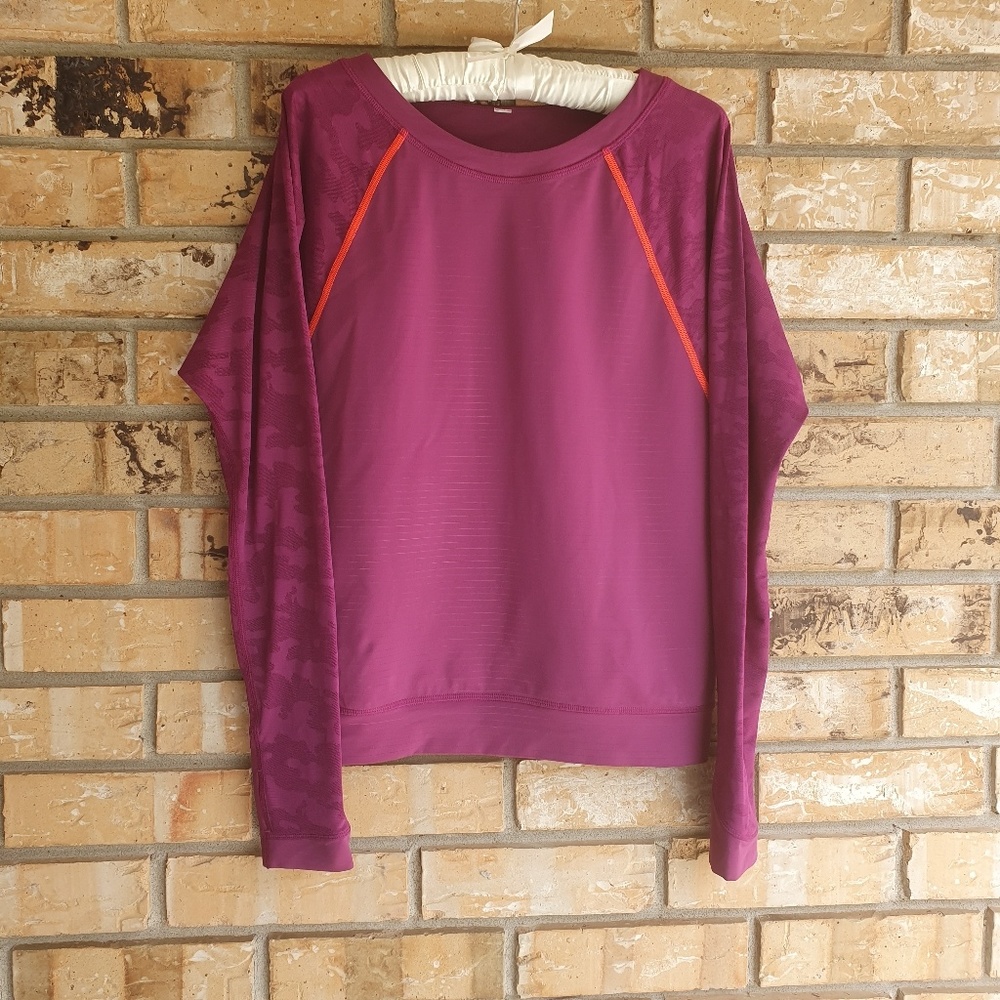 Lululemon  long sleeve sports shirt size M